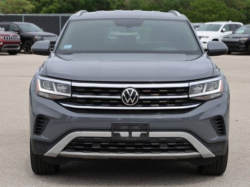 Used 2020 Volkswagen Atlas Cross Sport SE w/ Towing Package AWD/4WD image 2