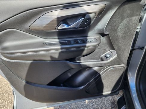 Used 2023 GMC Terrain SLE w/ Driver Convenience Package image 27