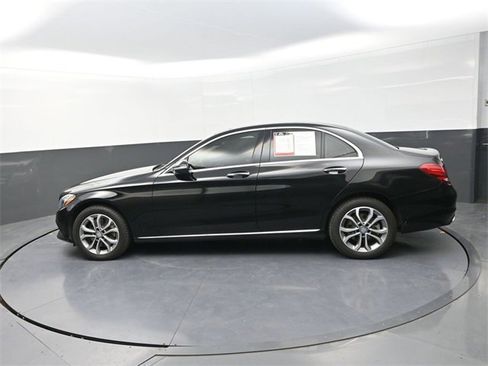 Used 2017 Mercedes-Benz C 300 4MATIC Sedan image 4