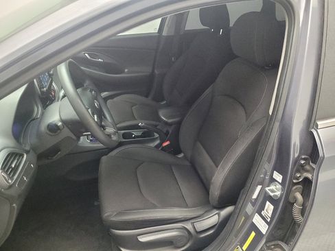 Used 2018 Hyundai Elantra GT FWD image 17