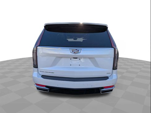 Used 2021 Cadillac Escalade Premium Luxury RWD image 5