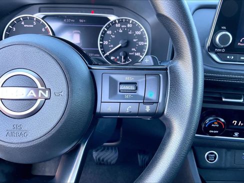 Used 2023 Nissan Rogue SV FWD image 25