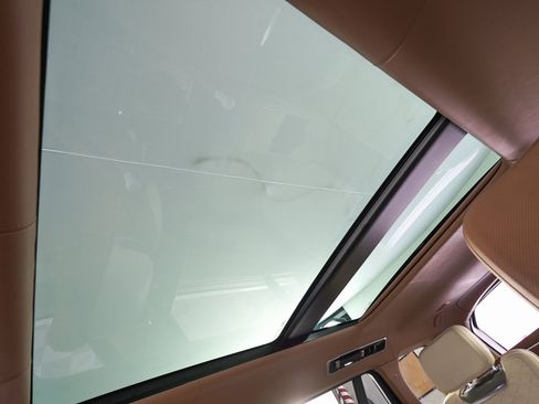 Used 2024 Land Rover Range Rover SV image 28