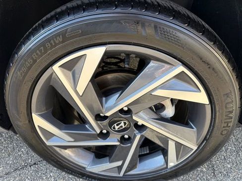 Used 2025 Hyundai Elantra Sport image 8
