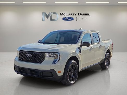 Used 2025 Ford Maverick Lariat w/ Black Appearance Package image 2