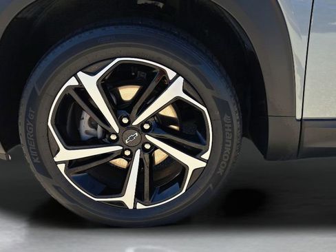 Used 2023 Chevrolet TrailBlazer RS w/ Sun and Liftgate Package image 10