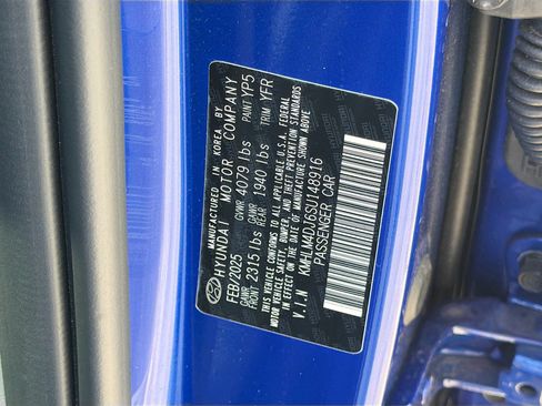 Used 2025 Hyundai Elantra SEL image 38