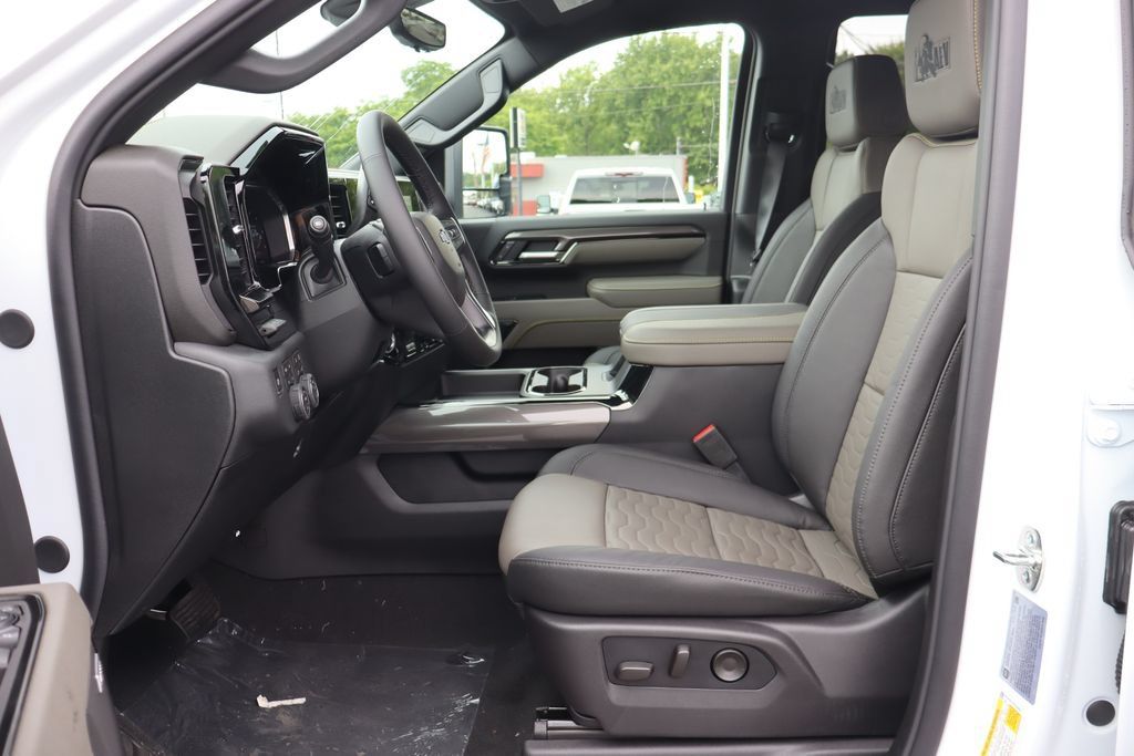 New 2026 Chevrolet Silverado 2500 ZR2 w/ ZR2 Bison Edition AWD/4WD image 5