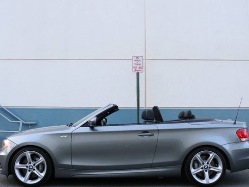 Used 2011 BMW 135i Convertible image 12