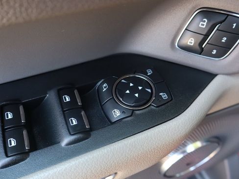 Used 2019 Ford Expedition Max XLT w/ Equipment Group 202A AWD/4WD image 29