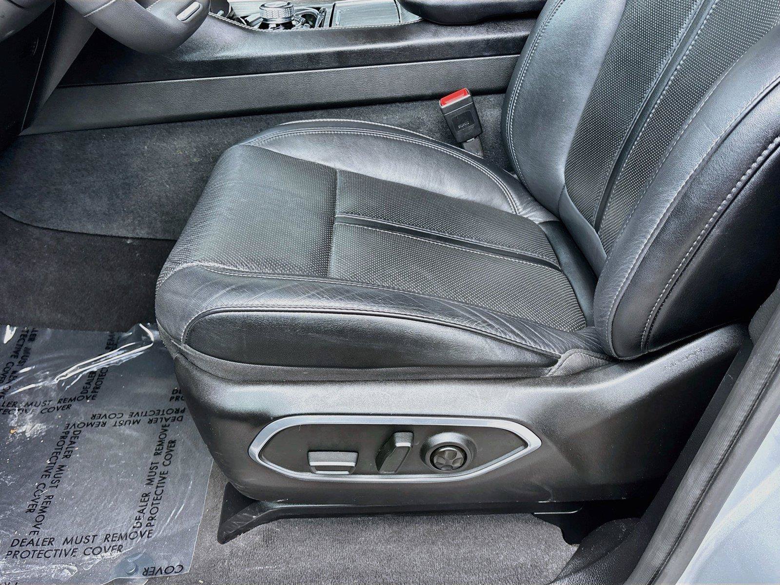 Used 2024 Jeep Wagoneer Series II w/ Flexible Seating Group RWD image 20
