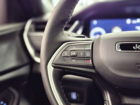 New 2025 Jeep Grand Cherokee L Altitude image 27