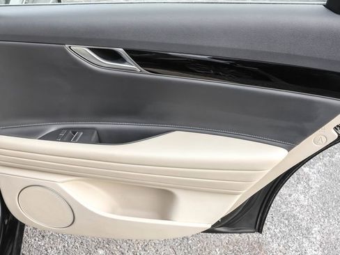 Used 2022 Genesis G80 2.5T image 37