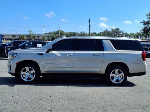 Used 2022 GMC Yukon XL Denali w/ Advanced Technology Package AWD/4WD image 4