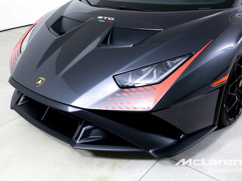 Used 2022 Lamborghini Huracan STO RWD image 26