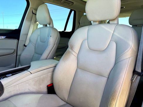 Used 2016 Volvo XC90 T6 Momentum w/ Momentum Plus Package image 13