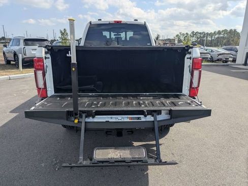 Used 2022 Ford F250 Lariat w/ Lariat Ultimate Package AWD/4WD image 13