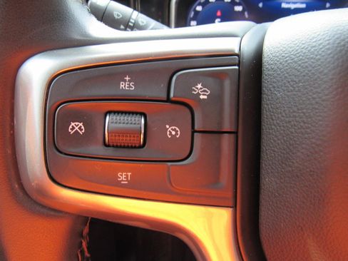 Used 2024 Chevrolet Silverado 3500 LT AWD/4WD image 25