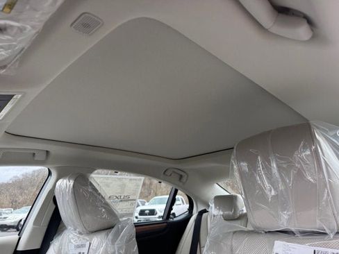 New 2025 Lexus ES 350 Ultra Luxury image 13