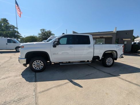 Used 2025 Chevrolet Silverado 2500 LT w/ Convenience Package AWD/4WD image 8