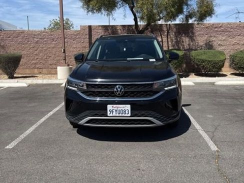 Used 2023 Volkswagen Taos SE w/ Black Wheel Package FWD image 2