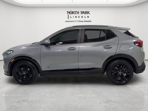 Used 2025 Buick Encore GX Sport Touring FWD image 2