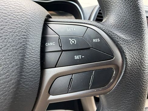 Used 2019 Jeep Cherokee Latitude w/ Popular Appearance Group FWD image 24