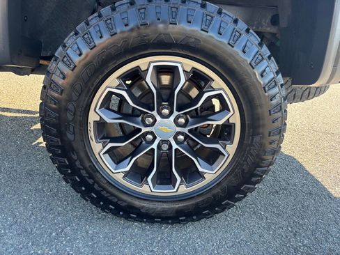 Used 2020 Chevrolet Colorado ZR2 image 9