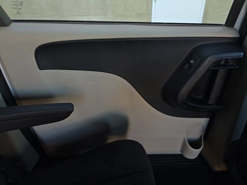 Used 2016 Dodge Grand Caravan SE w/ Quick Order Package 29E SE image 24