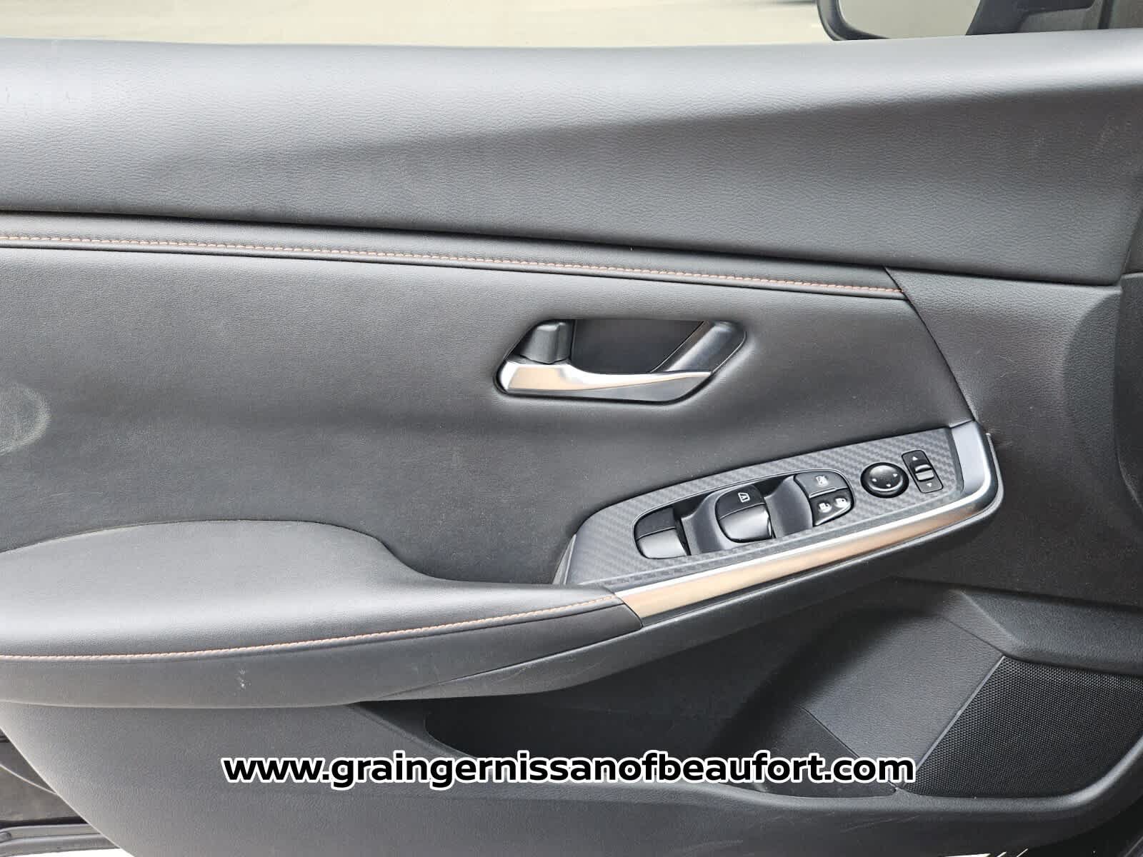 Used 2022 Nissan Sentra SR w/ Midnight Edition FWD image 16