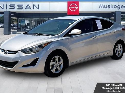 Used 2014 Hyundai Elantra SE FWD image 3