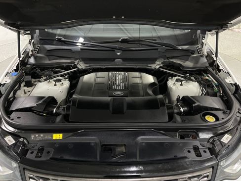 Used 2017 Land Rover Discovery SE image 26