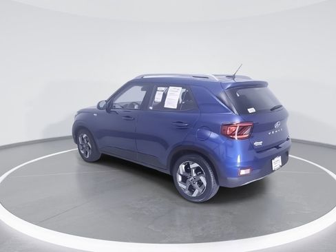 Used 2025 Hyundai Venue SEL FWD image 6