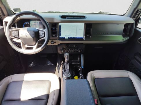 Used 2024 Ford Bronco Wildtrak AWD/4WD image 13