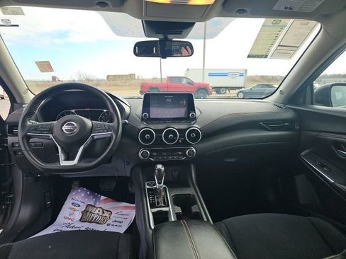 Used 2023 Nissan Sentra SR FWD image 11