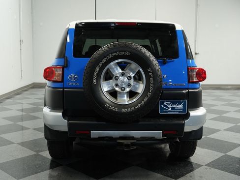 Used 2008 Toyota FJ Cruiser image 9