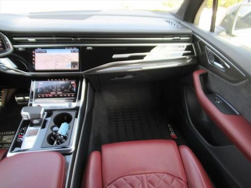 Used 2022 Audi SQ7 Prestige image 13