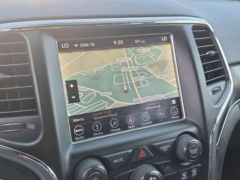 Used 2018 Jeep Grand Cherokee Limited AWD/4WD image 25