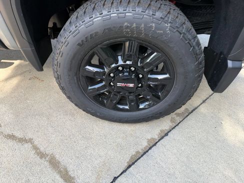 New 2026 GMC Sierra 2500 AT4 w/ AT4 Premium Plus Package AWD/4WD image 37