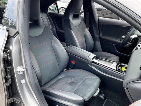 Used 2025 Mercedes-Benz CLA 250 image 30