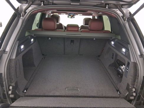 New 2025 Land Rover Range Rover SE image 29