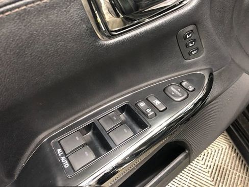 Used 2016 Toyota Avalon XLE Premium image 13