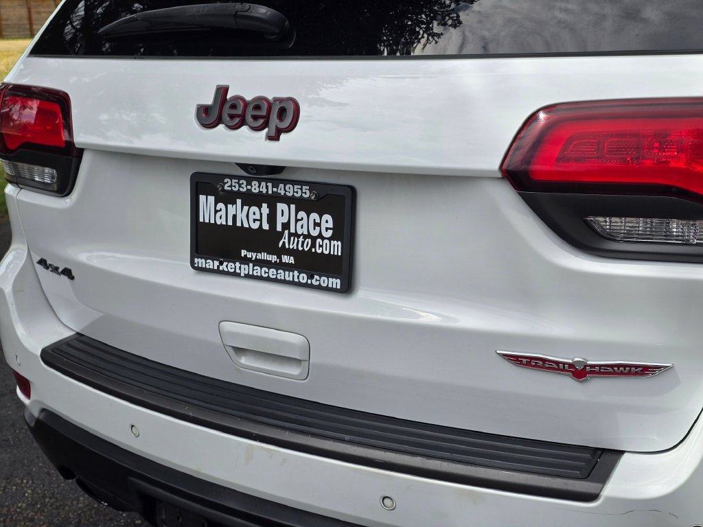 Used 2018 Jeep Grand Cherokee Trailhawk AWD/4WD image 17