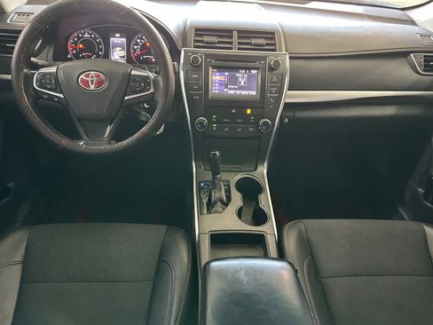Used 2016 Toyota Camry SE FWD image 4