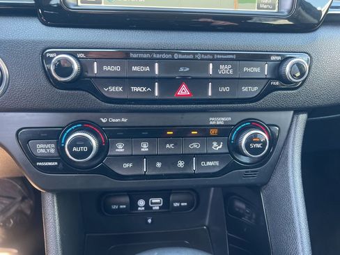 Used 2018 Kia Niro EX w/ EX Premium Package image 58