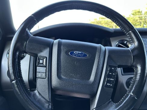 Used 2017 Ford Expedition XLT AWD/4WD image 18