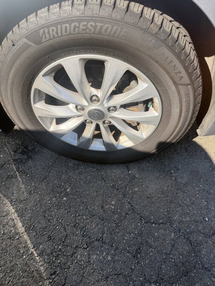 Used 2019 Chrysler Pacifica Touring-L FWD image 14