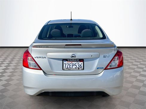 Used 2016 Nissan Versa SV image 6