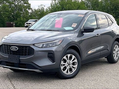 Used 2023 Ford Escape Active AWD/4WD image 2
