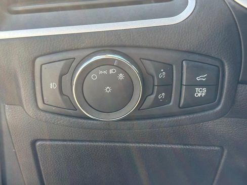Used 2019 Ford Edge SEL w/ Equipment Group 201A FWD image 19